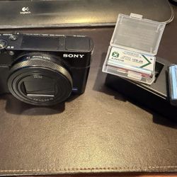 Sony RX100 VII - Good Condition W/ Accessories 
