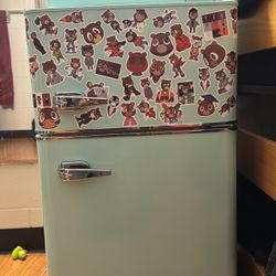MINI FRIDGE 