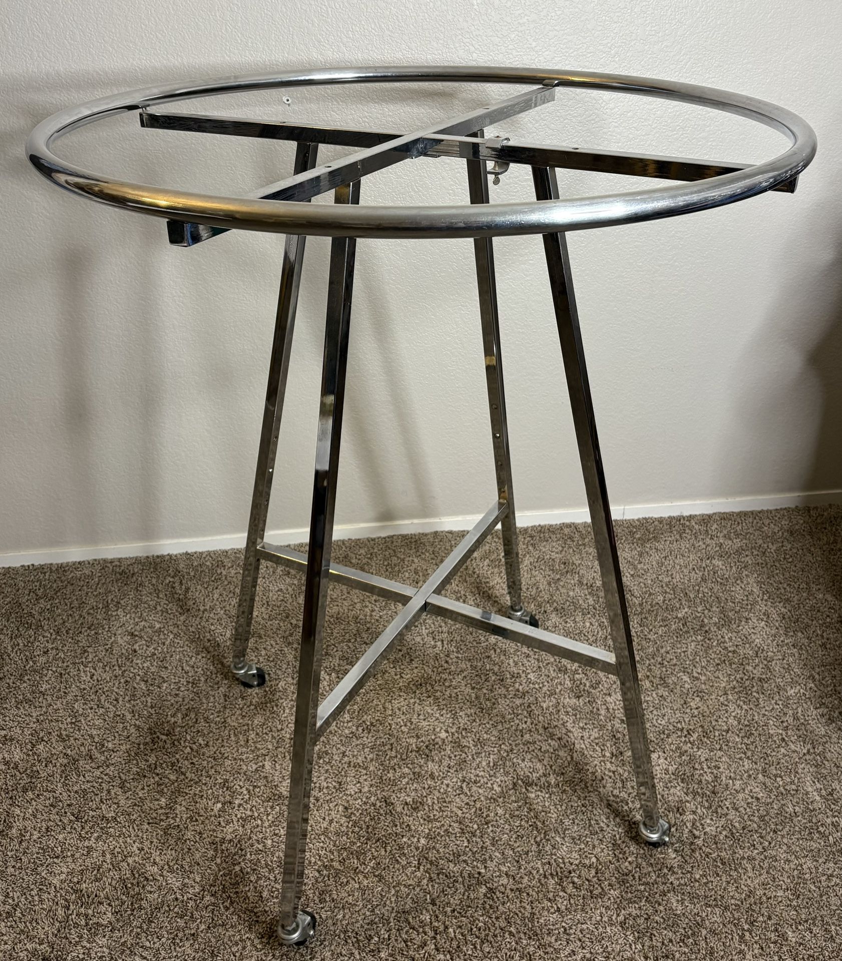 Adjustable / Collapsable Round Commercial Clothing Rack