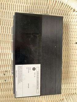 Jeep Wrangler oem amplifier