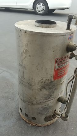 hot water heater for floor or carpet cleaning. boiñer para calentar agua para lavar pisos o alfombra
