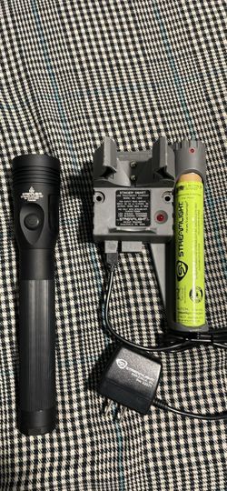 Streamlight Stinger Rechargeable Flashlight with Charger