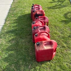5 Gallon Gas Containers 