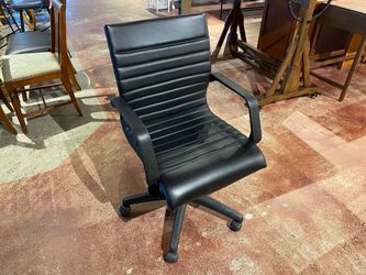 COMPEL OFFICE Maxim Conference Chair in Black