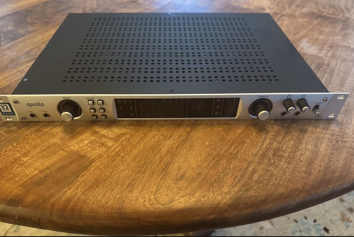 UA APOLLO RACK GEN 1 With Thunderbolt Connection