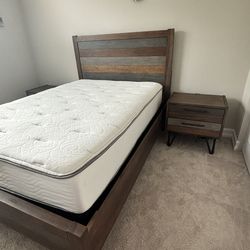 Full Size Bedroom w/Mattress