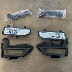 Nissan rogue fog lights 17-20 ( new car parts )