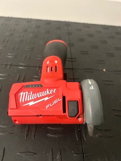 Milwaukee M12 FUEL 12V Lithium-Ion Brushless Cordless 3 in. Cut Off Saw (Tool-Only)