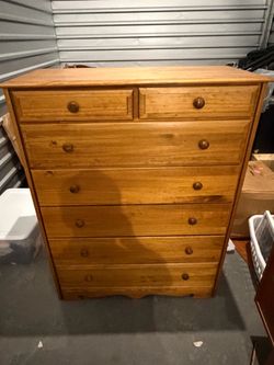 Like new chest of drawers
