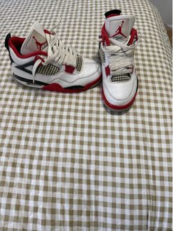 Air Jordan 4 fire red