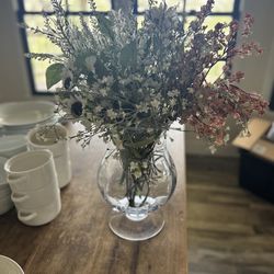 Large candle hurricane & flowers