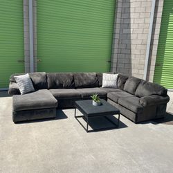 *Free Delivery* Gray Ashley Sectional Couch Sofa 