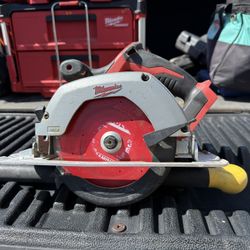 Milwaukee Circular Saw M18