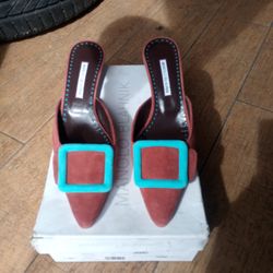 Size 39 1/2 Manolo Blahnik