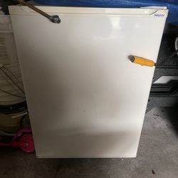 Mini Fridge 