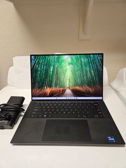 Dell Precision 5570 15.6" 4K Touchscreen Intel i7-12700H 32 GB DDR5 Ram Memory 512 GB M.2 NVMe SSD Nvidia RTX GPU