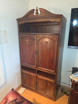 5 Piece SLIGH FURNITURE Flame Mahogany Traditional Cabinets