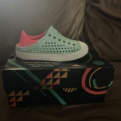 Kids Skechers Foamies Shoes- Size 11 $10