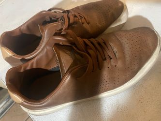 free:: Court Sport size 9-1/2 lightly used:brown in color👍 Free