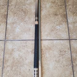 Lucasi Cue.  Weight 18.5. 