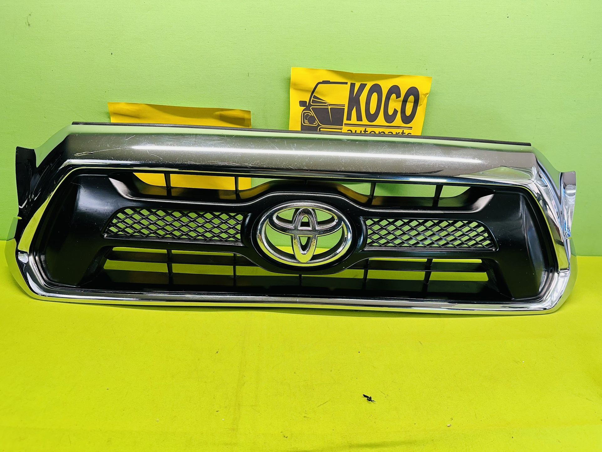 2013 - 2015 Toyota Tacoma Front Bumper Grille Radiator Grill Chrome OEM USED