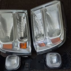 06 Ford F150 Headlight Set