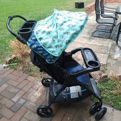 Cosco stroller & car seat matching set for sale . Will sell separately or sell as the set for 80$. 