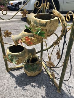 Corner Mexican fountain with pump