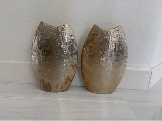 2 Modern Ceramic Golden Vases