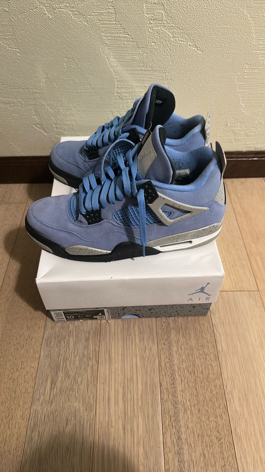 Jordan 4 Retro University Blues