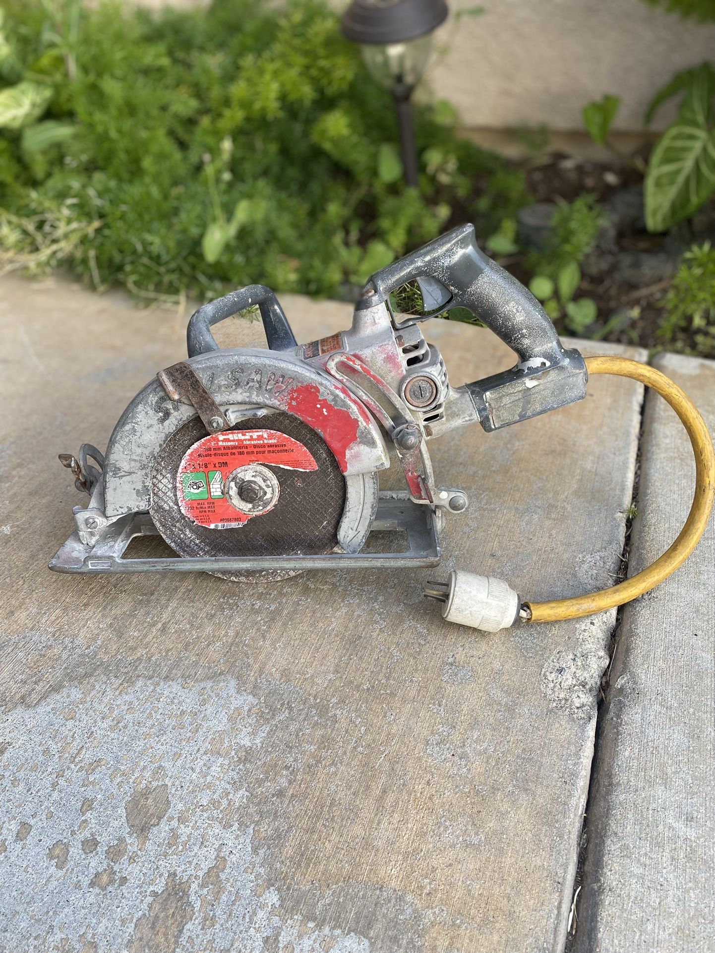 Selling A Skillsaw 7 1/4 , still in good condition asking $145