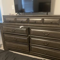 Queen Bedroom Set 