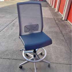 Haworth Very Task Stool