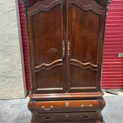 Offer outlet up armoire