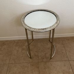 Modern Glam Accent Table With Mirrored Top and Silver Metal Base