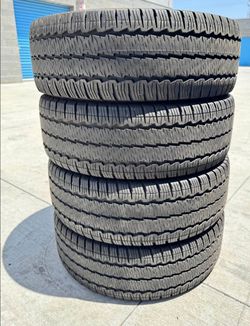235-65R16 continental tires SET OF 4 TIRES EXCELENTE CONDICIÓN 80%life