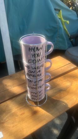 Friends 4 cup Set NEW