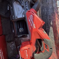 Milwaukee deep cut band saw m18