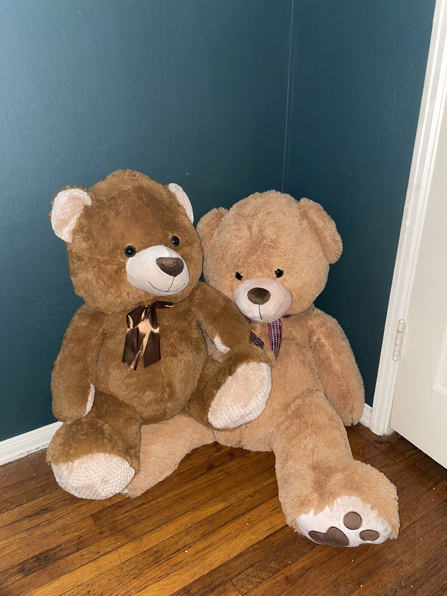 2  Big teddy Bears 