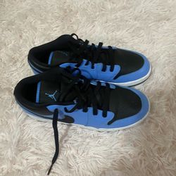 Nike Air Jordan 1 Low Carol University Blue Black