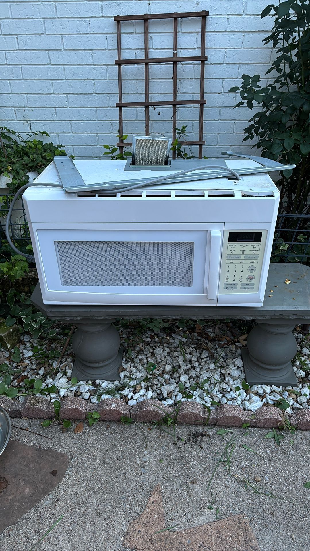 Stove + Microwave