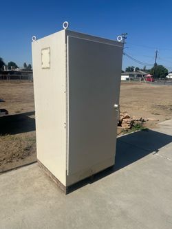 Storage cabinet