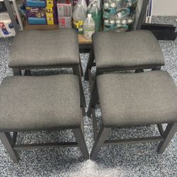 Bar Chairs/Stools
