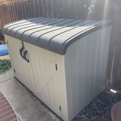 Storage Shed Great Condition