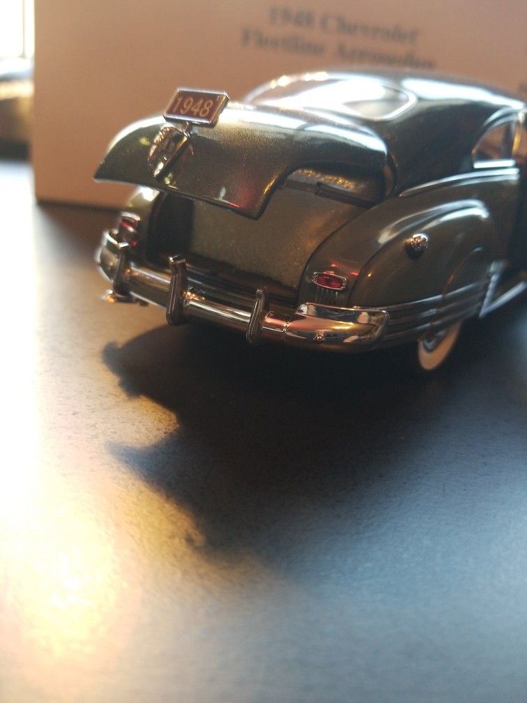 Danbury Mint 1/24 Scale 1948 Fleetline Aerosedan