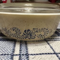 Vintage Pyrex Homestead # 471 With Lid