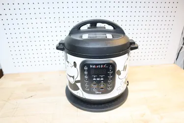 6qt 7 in 1 Duo Instant Pot Disney Anniversary