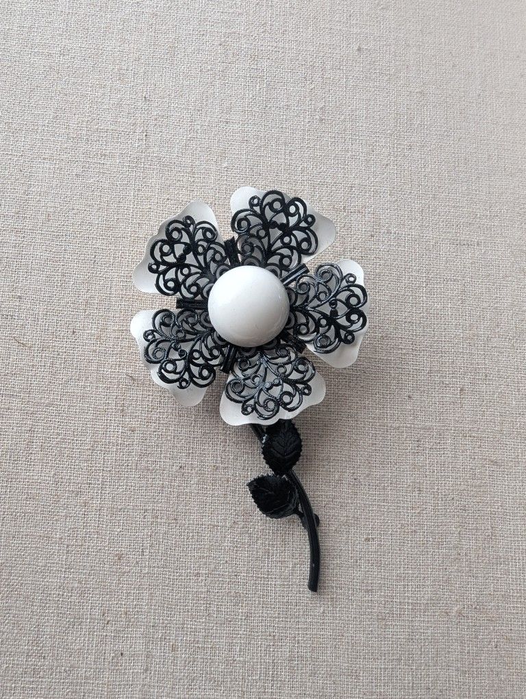 White And Black Flower Brooch 