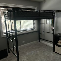 Bunkbed, twin size with mattress 