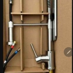 Seasons Westwind Single Handle Kitchen Faucet, Pull Down Spray, 1.8gpm 158708
New
Several quantities available 
$$85 Each